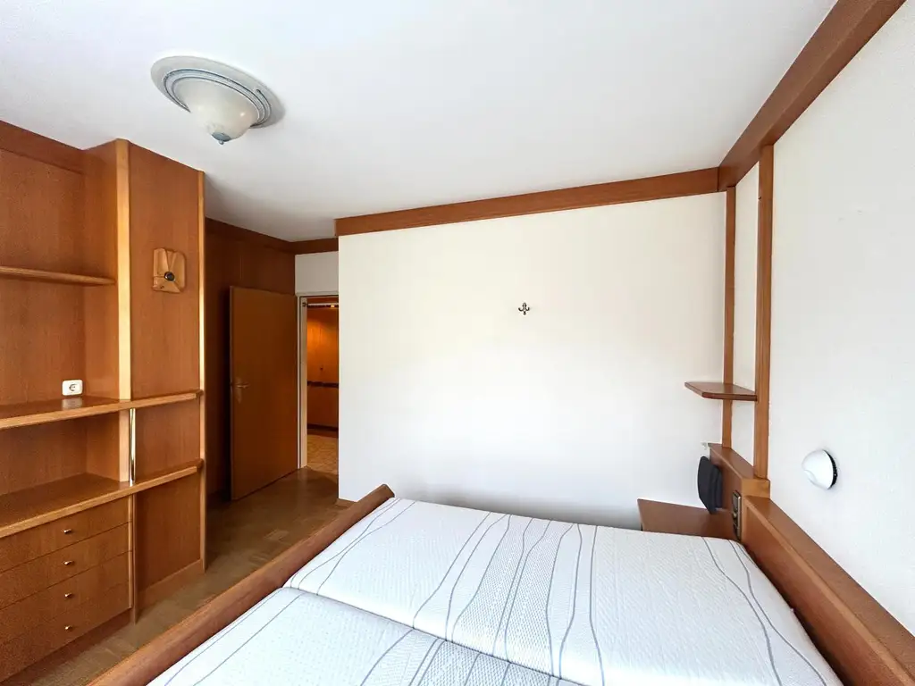 Großzügige 5 Zimmerwohnung inkl. Loggia und Garagenstellplatz