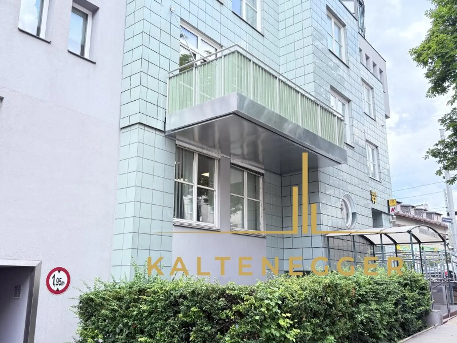 Erstbezug nach Sanierung: Tolle 4-Zimmer Wohnung mit großem Balkon, TG-Platz anmietbar