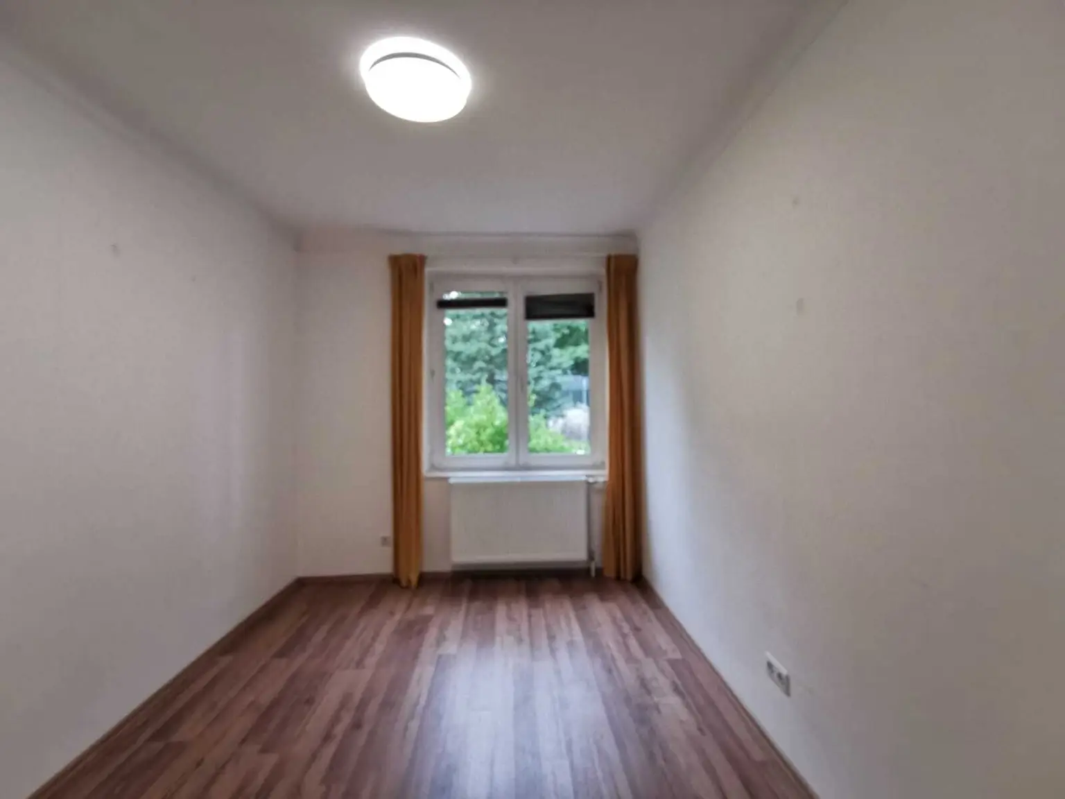 Sonnige 3 Zimmer Wohnung mit Gartenbenützung