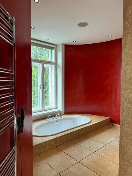 Stadtleben trifft Natur – Traumhafte 5-Zimmerwohnung in Zinsvilla zu verkaufen!