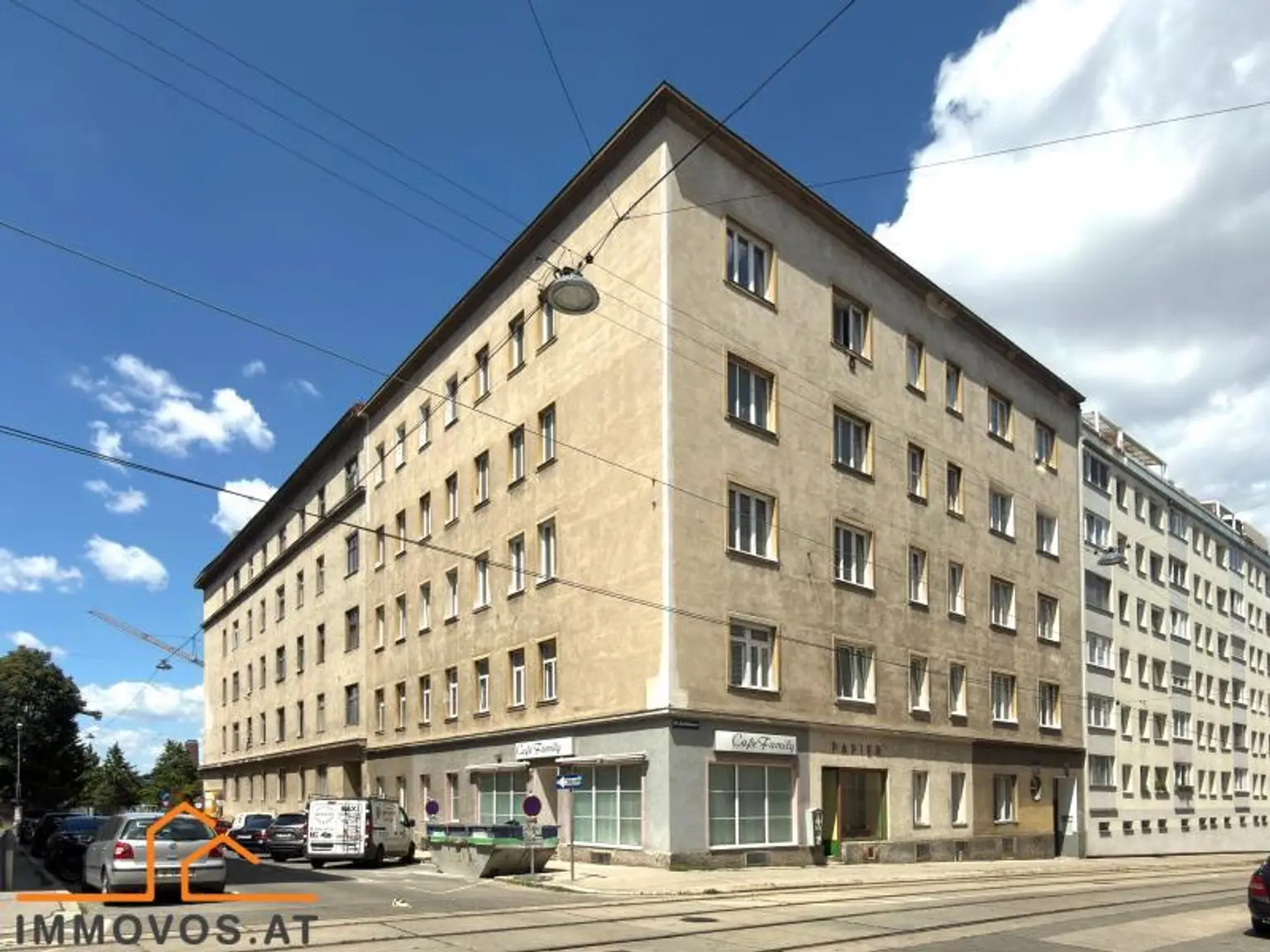 8 haus.jpg