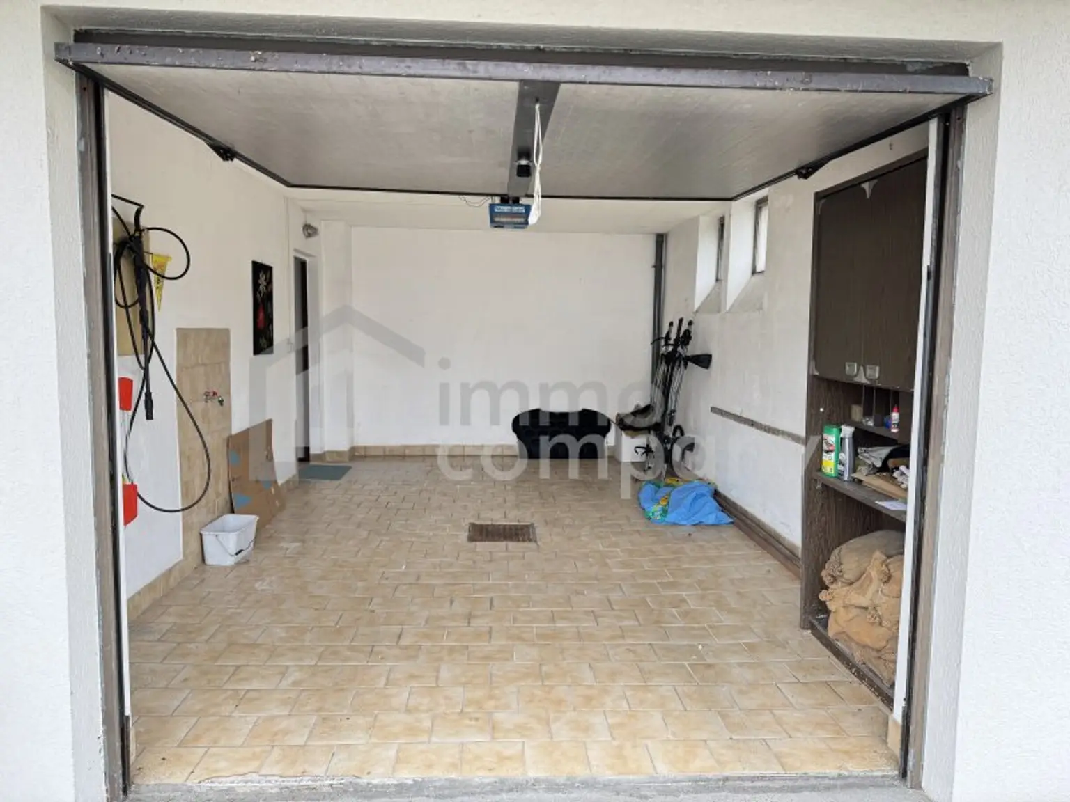 Charmantes Großzügiges Haus in Oberndorf mit 2 Wohneinheiten.