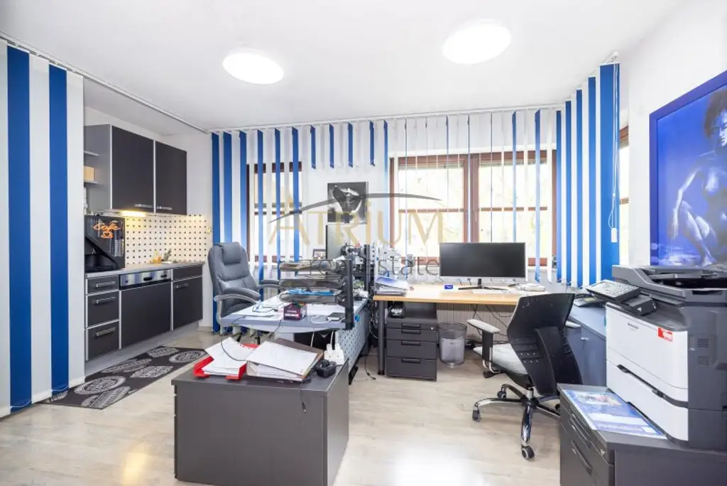 240m²  großes, modern aufgeteiltes 8 Zimmer Einfamilienhaus mit Garten und Pool in Gerasdorf bei Wien
