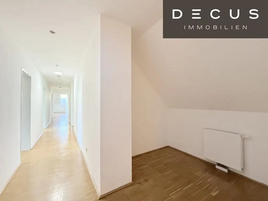 / 4 ZIMMER/ ZENTRAL BEGEHBAR/ VERFÜGBAR AB 1.07.2025 / DACHGESCHOSS / TERRASSE