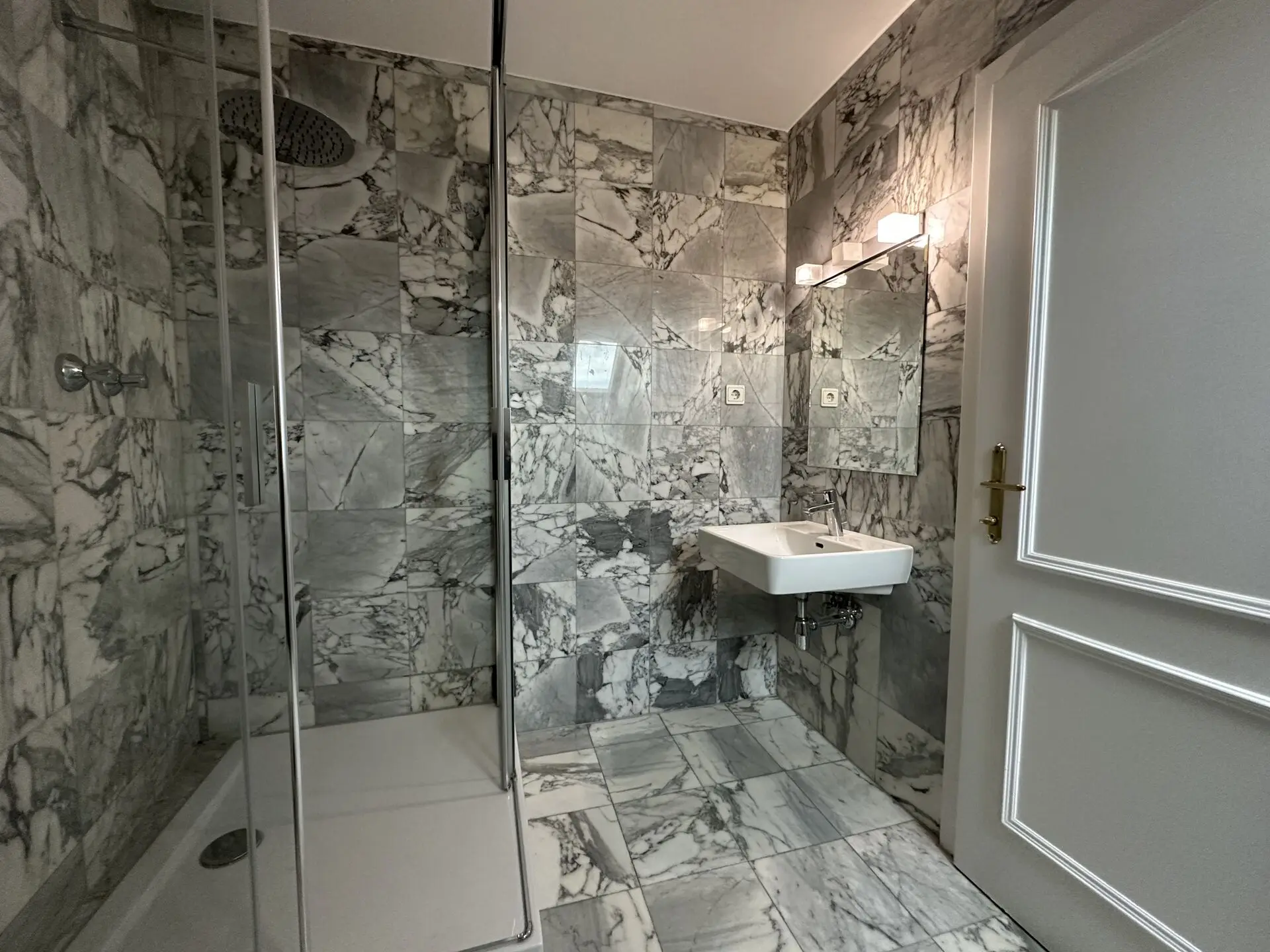 20251211_124758384_iOS