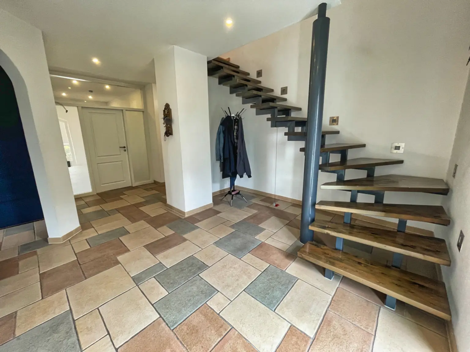 Zuhause mit Wow-Effekt! Zweifamilienhaus in Top-Lage von Cloppenburg!