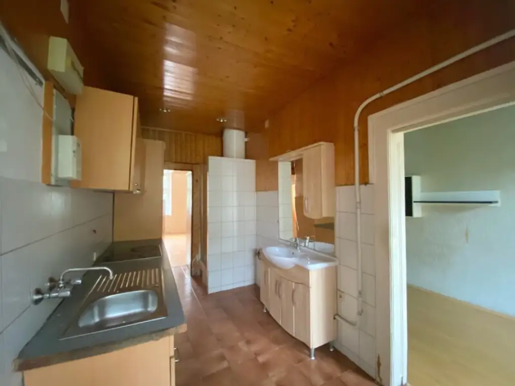 ALTBAU zu SANIEREN, SONNIG und RUHIG NÄHE U3 !
