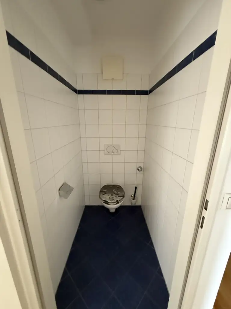 ZENTRALE LAGE! 2er WG taugliche Altbau Wohnung ++Videorundgang++