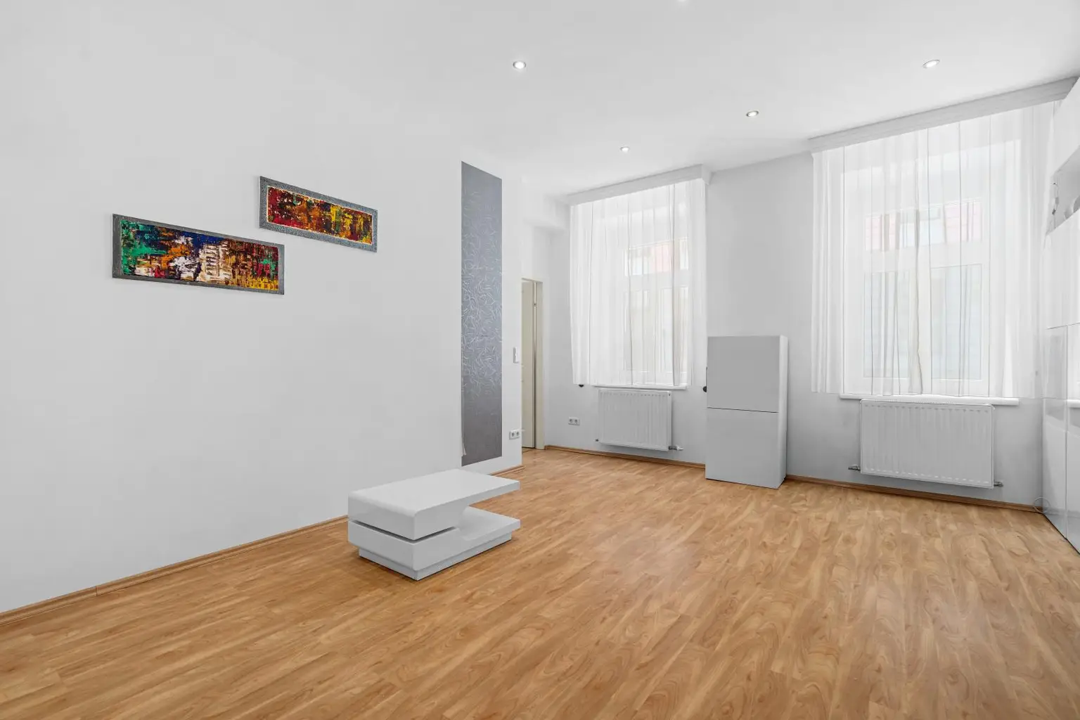 "Private Hofterasse unter Baumkrone!"