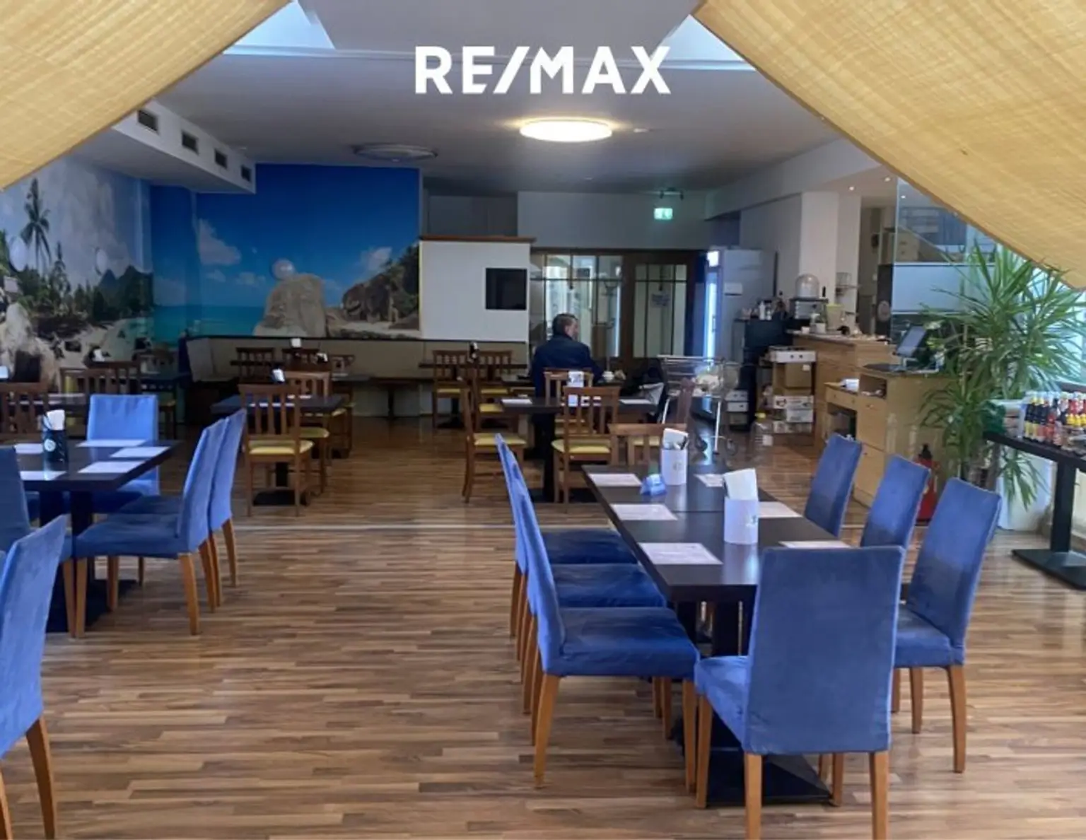 Geschäft/Gastronomieflächen im Burgstall in Vöcklabruck entweder als ertragreiches Investment oder in spätestens einem Jahr zur Selbstnutzung