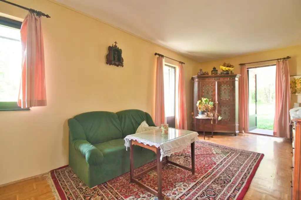 Ebenes Grundstück in ruhiger Sackgasse | sanierungsbedürftiges Einfamilienhaus mit idyllischer Garten | rd. 180 m² verbaubar