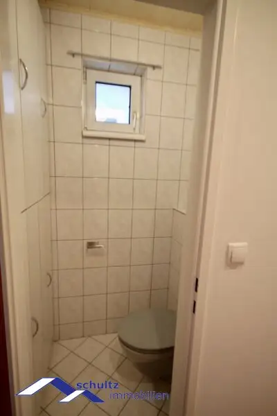Attraktive 3-Zimmer-Dachgeschosswohnung im Zentrum von Guntramsdorf zu mieten! Überdachter Parkplatz inklusive!