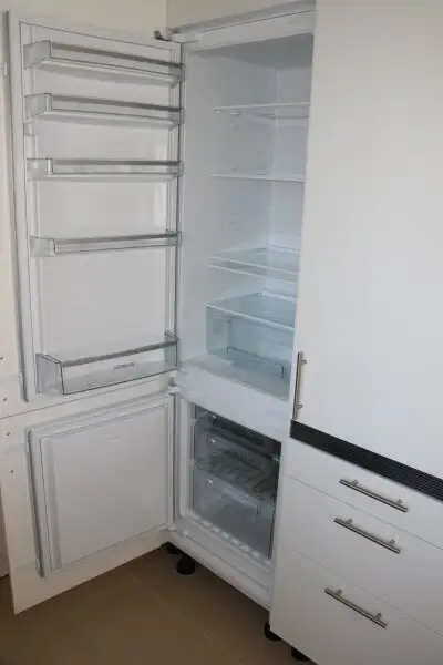 WALK-IN DUSCHE, EWE-KÜCHE, SÜDSEITIGE LOGGIA, GRÜNBLICK, ATTRAKTIVE NEUBAUMIETE IN KORNEUBURG!!