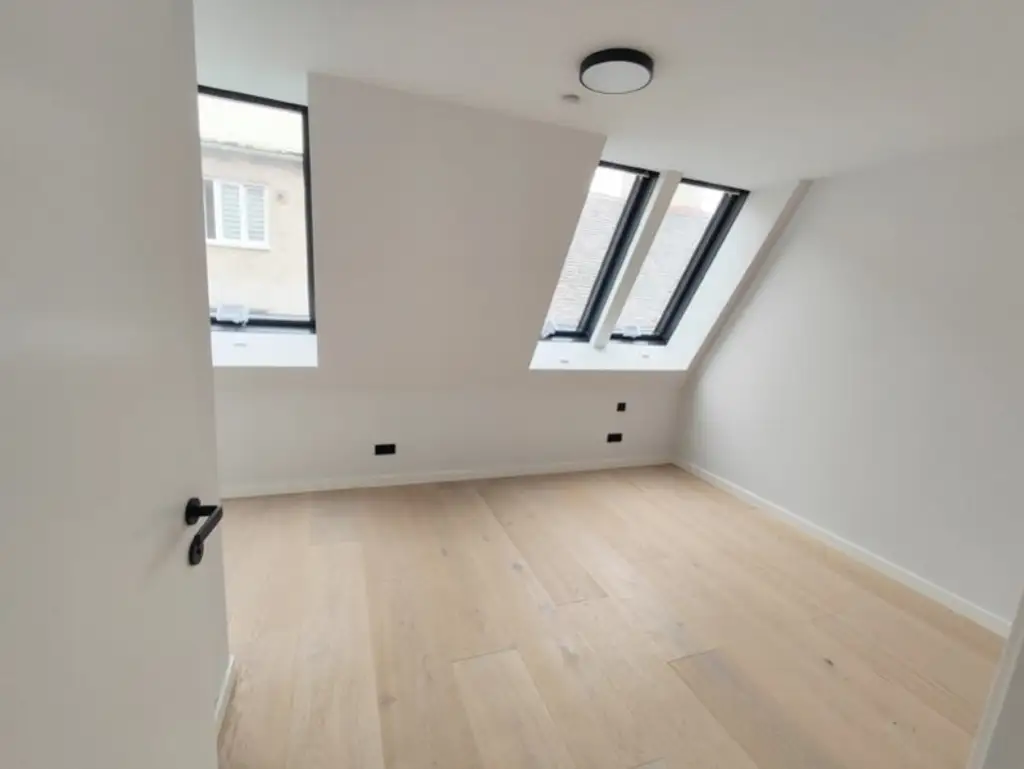 Krongasse! Erstbezug DG-Terrassenwohnung auf liebevoll neu saniertem Altbauhaus - Top16