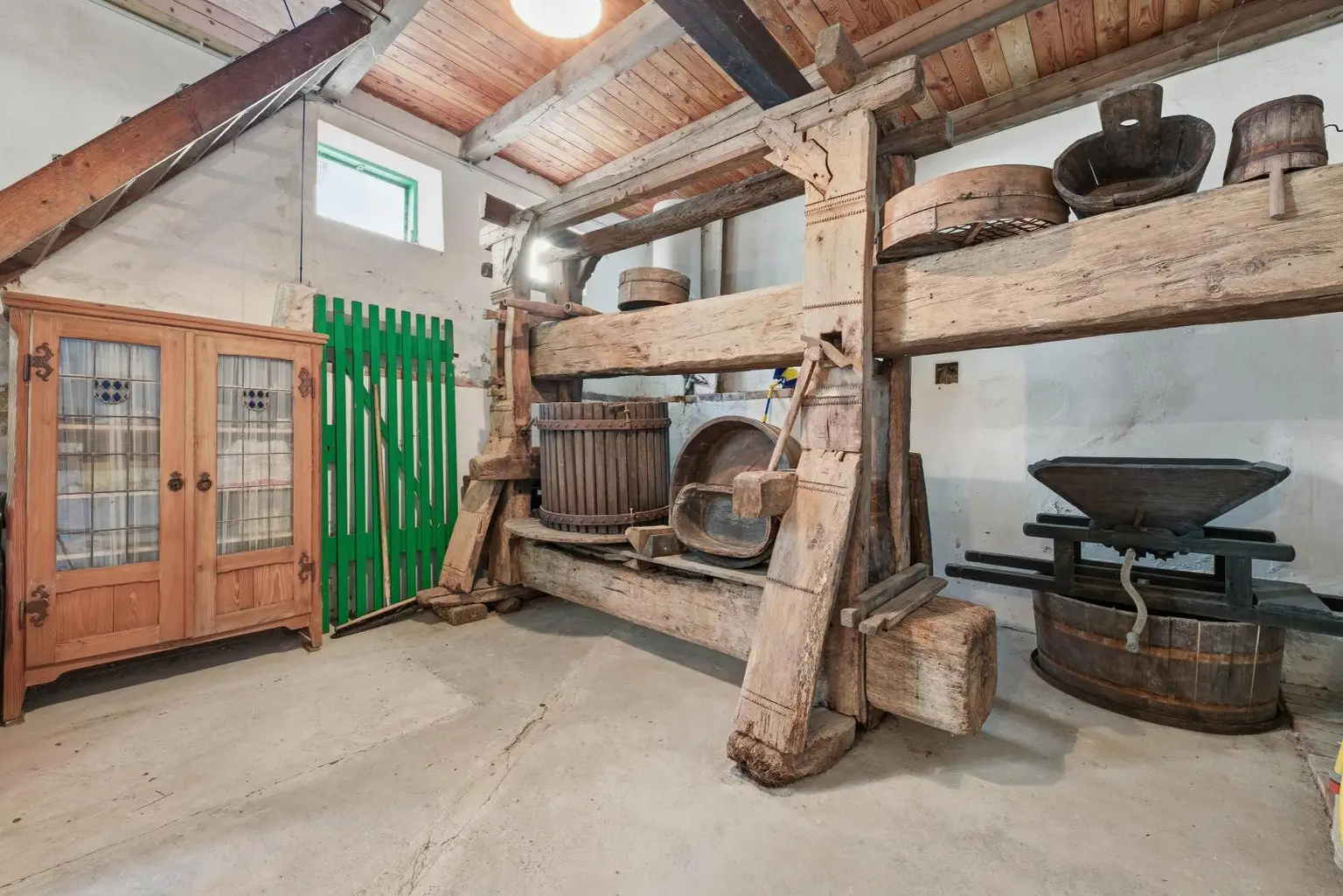 Weinkultur erleben im Ort für Genießer – Weinkeller, Presshaus & Weingarten vereint