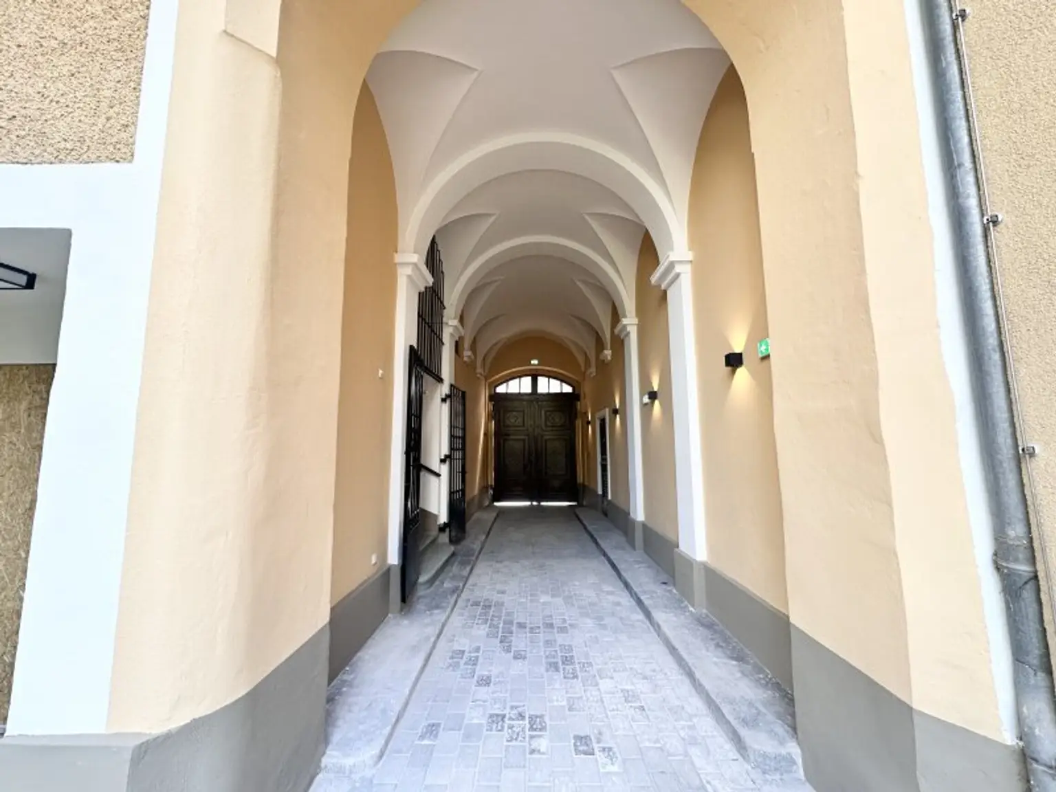 TOP Sanierte Wohnung im Dachgeschoss - Mit Schlossbergaussicht