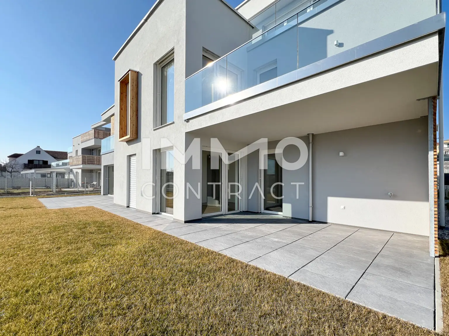 KREMSER WOHNDOMIZIL
4Zi- 109qm- Gartenwohnung, Lift, 
Tiefgarage, in beliebter Grünruhelage