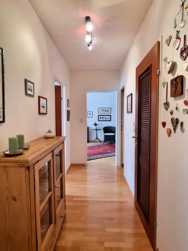 WOHNUNG  MIT  WOHNRECHT