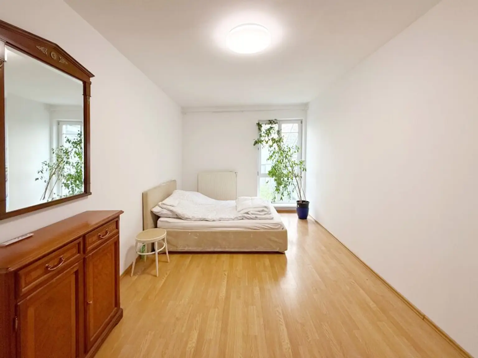 Zentral gelegene möblierte 3-Zimmer-Wohnung hinter dem Rathaus
