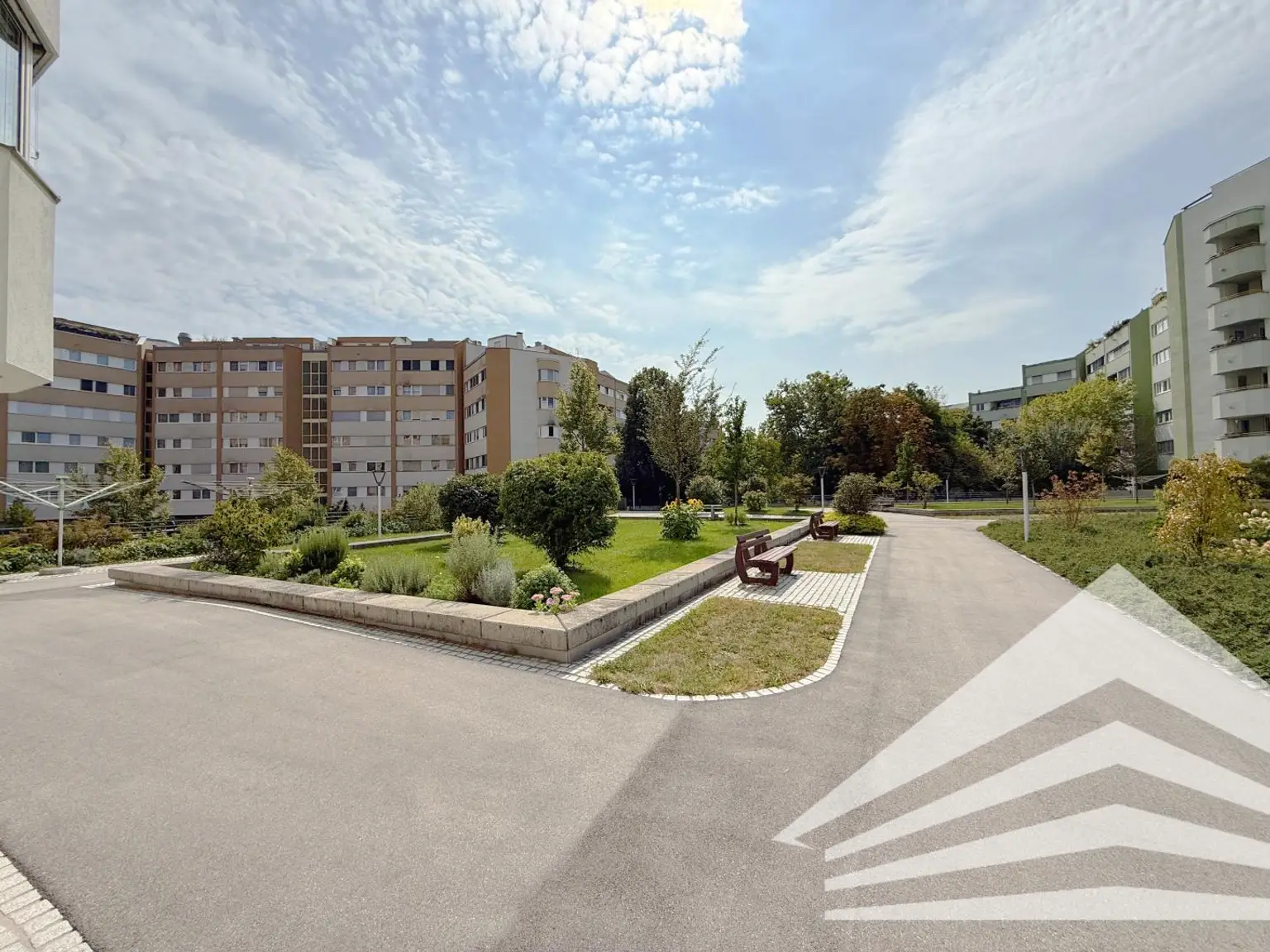 Sanierungsbedürftige 4,5 Zimmerwohnung mit 118 m² in Dornach - TG inklusive!