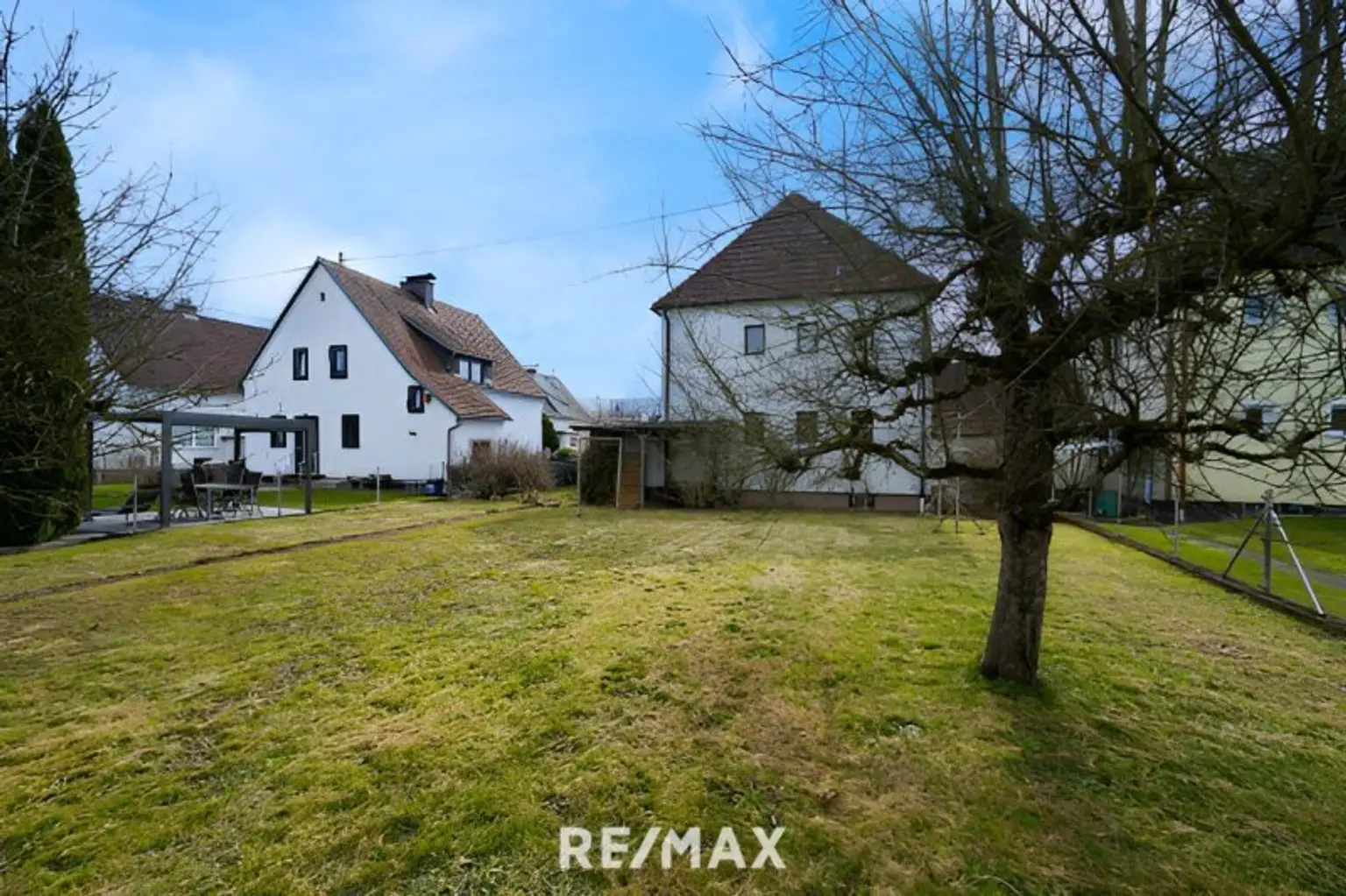 Außenansicht mit Garten 1