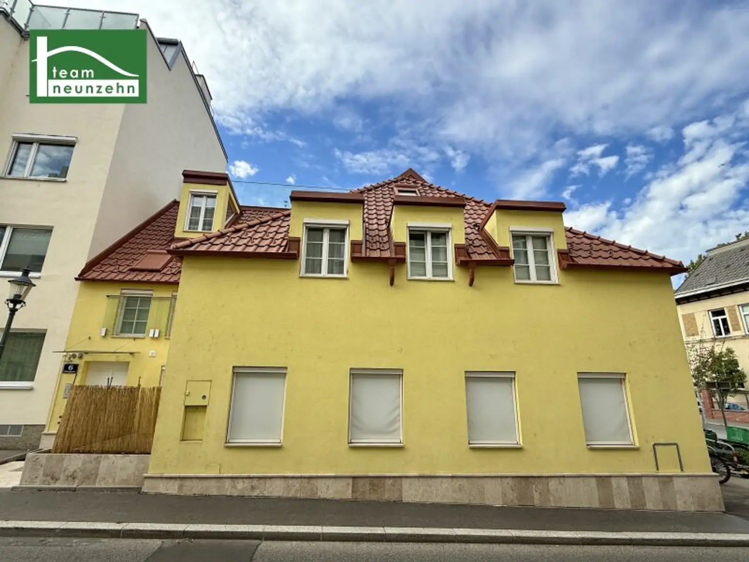 Maisonette mit Flair: 3-Zimmer-Wohnung mit Balkon & Dachterrasse in 1130 Wien!