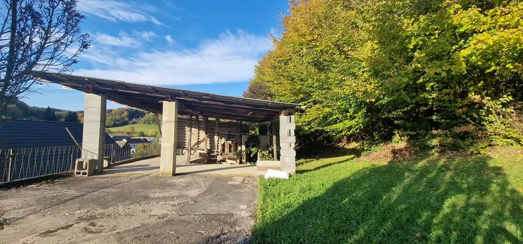 Gepflegter Vierkanthof mit Nebengebäude und eigenem Wald im idyllischen Südburgenland