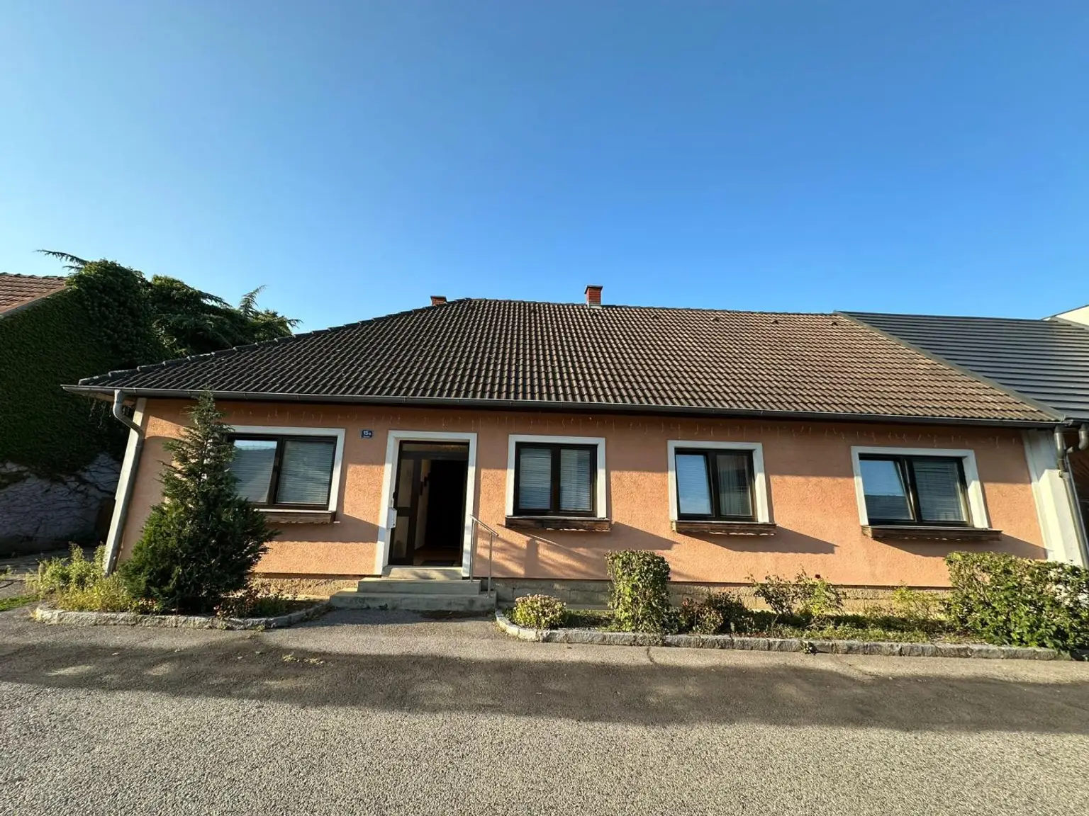 "Haus & Grundstück – Baugrund inklusive!"