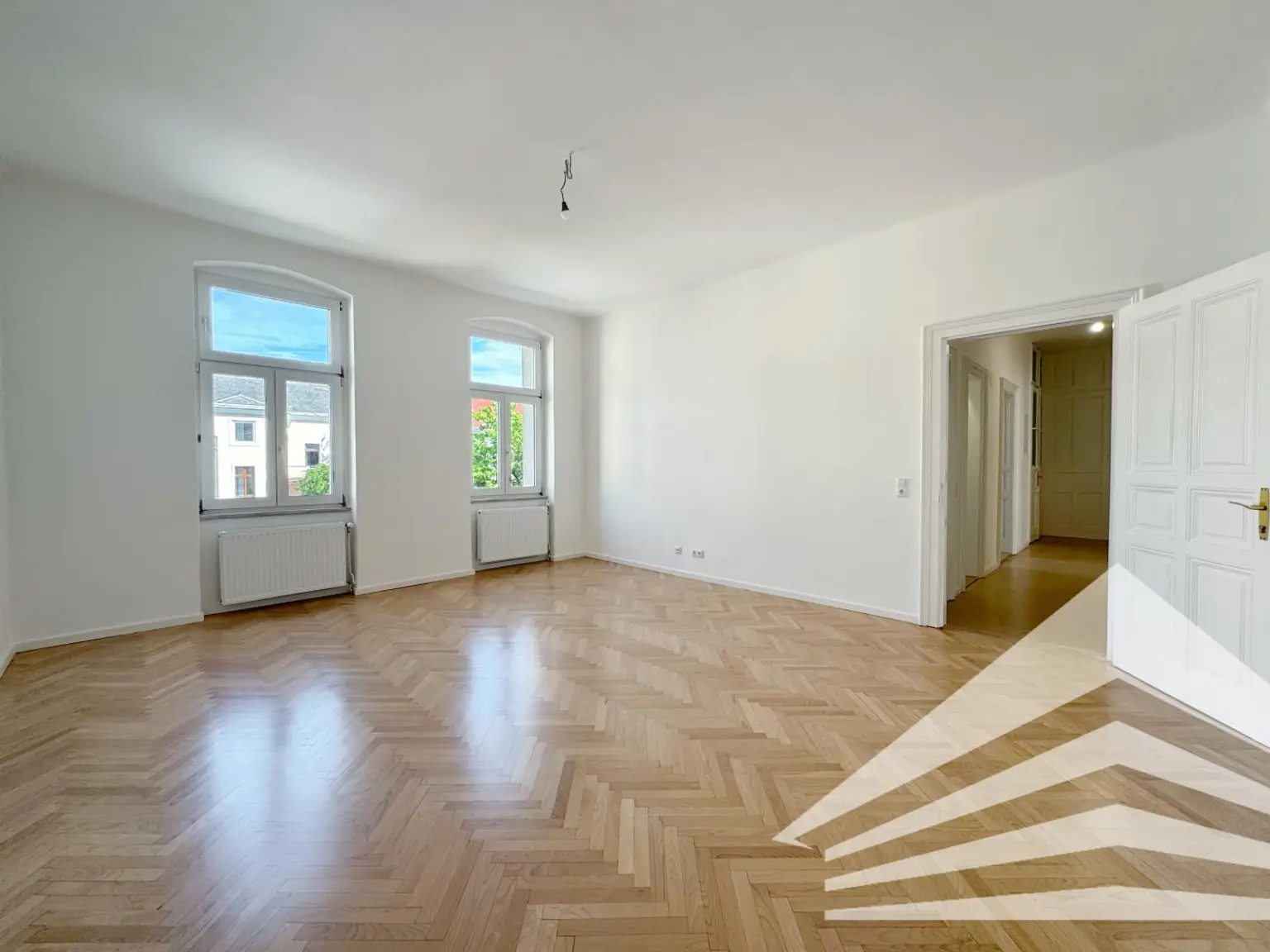 Großzügige 3 Zimmer-Altbauwohnung mit Küche - Nähe Landstraße!