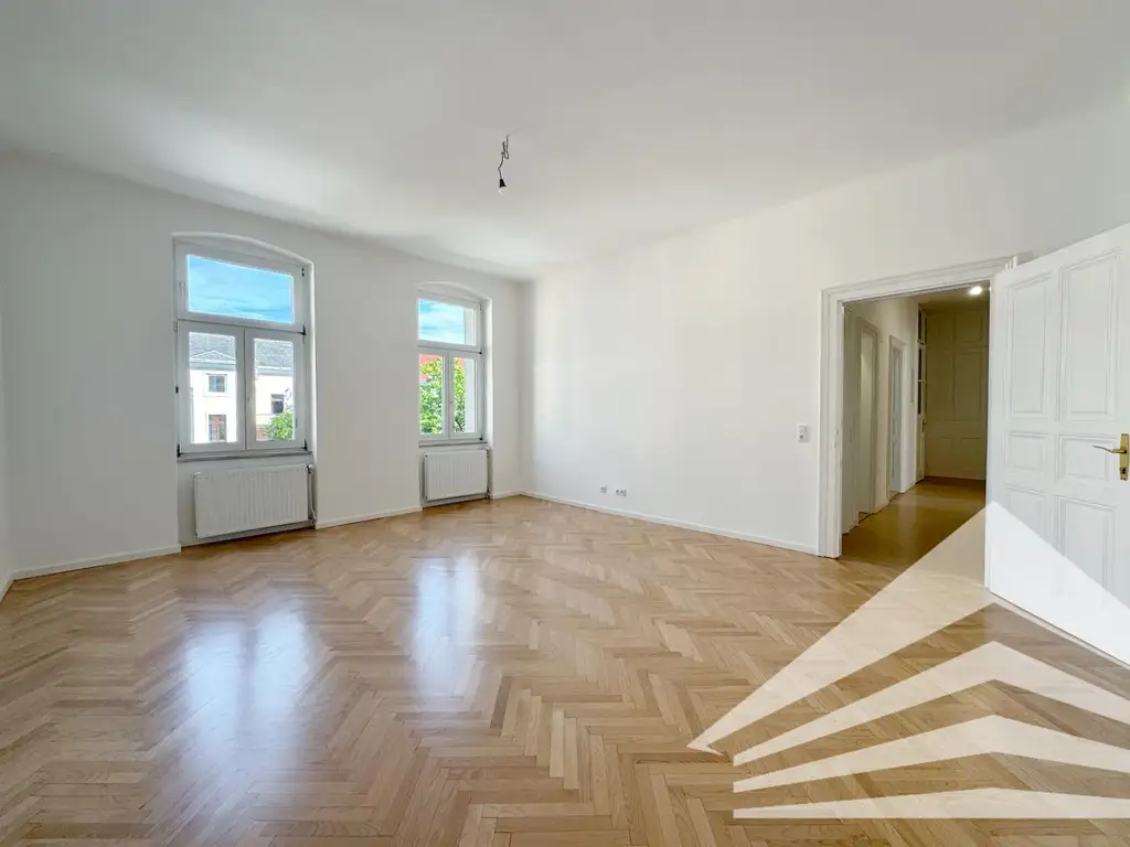 Großzügige 3 Zimmer-Altbauwohnung mit Küche - Nähe Landstraße!