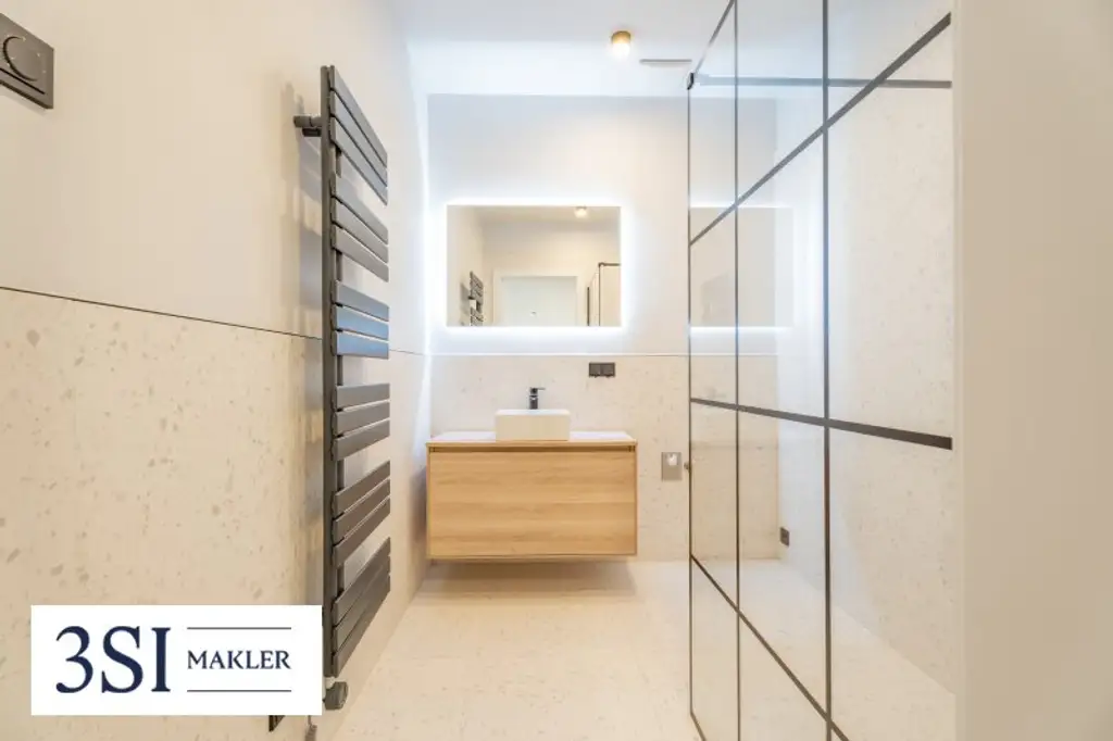 Stilvoll wohnen mit Grünblick – sanierter 2-Zimmer-Altbau mit Balkon in ruhiger Lage