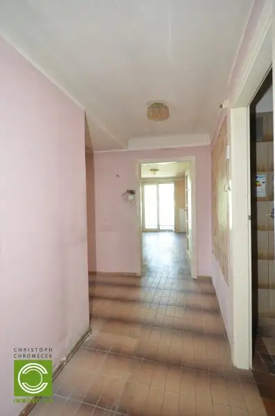 CHRISTOPH CHROMECEK IMMOBILIEN - 1090 WIEN - Renovierungsbedürftige Dachgeschoßwohnung mit Terrasse!