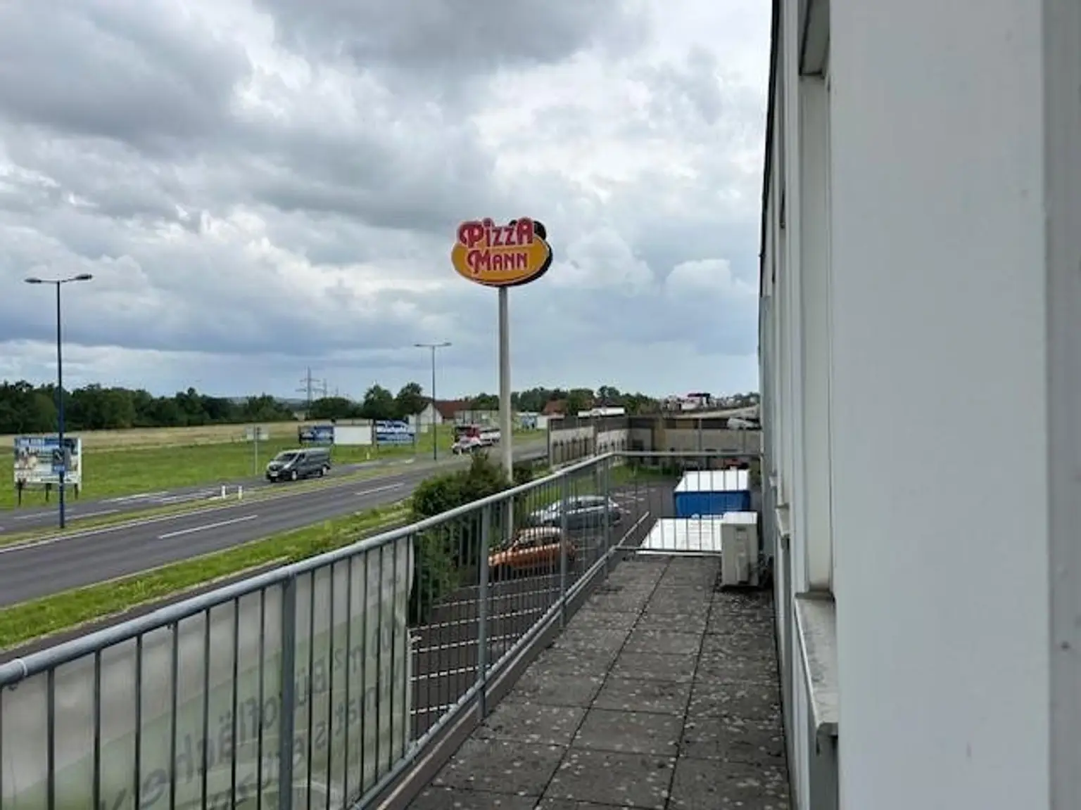 2 Büroflächen in Traun direkt an der B 1 zu vermieten    175 m2 und 170 m2