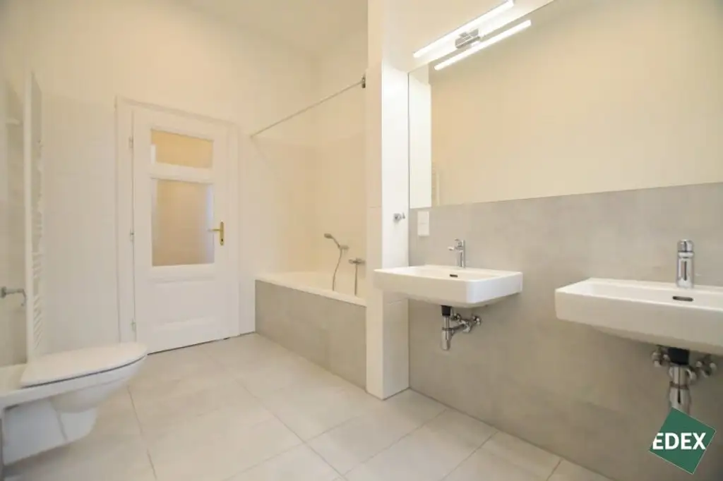 6-Zimmer Altbauwohnung mit Balkon und Klimaanlage in attraktiver Lage des 7. Bezirks
