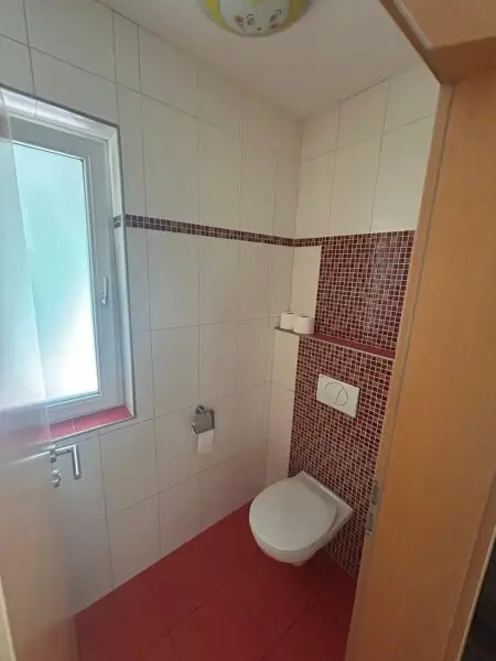 Neuwertiges Traumhaus im Zentrum von Liebenfels: 3 Zimmer, Garten mit fixem Pool & Terrasse Carport  für 499.000 €!