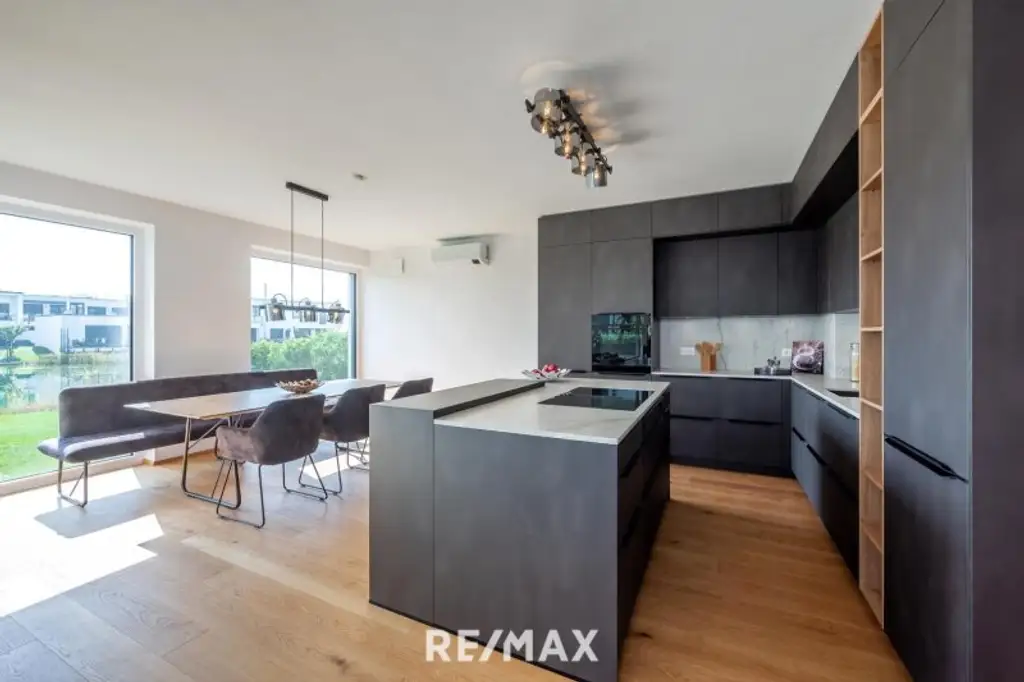 Leben pur! Exklusiv und natürlich zugleich. Im Sommer sonnen-,  im Winter eisbaden.