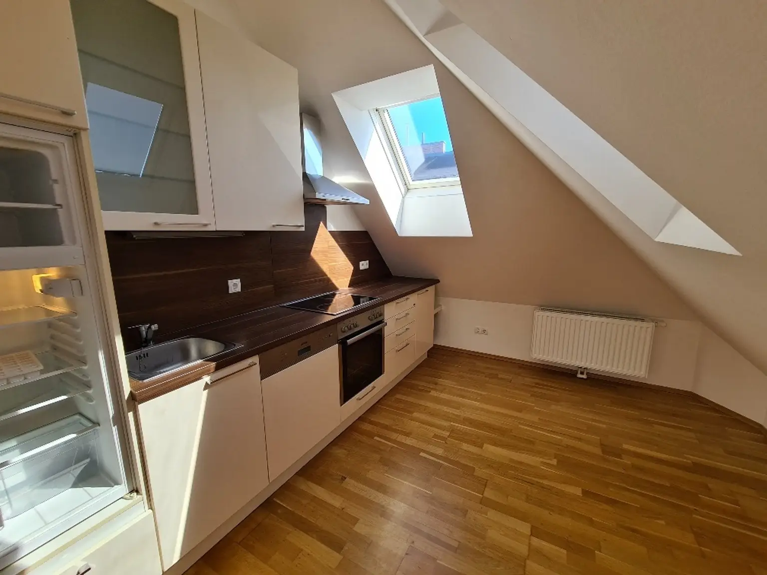 Perfekt aufgeteilte 3-Zimmer-Dachgeschosswohnung in
unmittelbarer Nähe zur Herz-Passage!