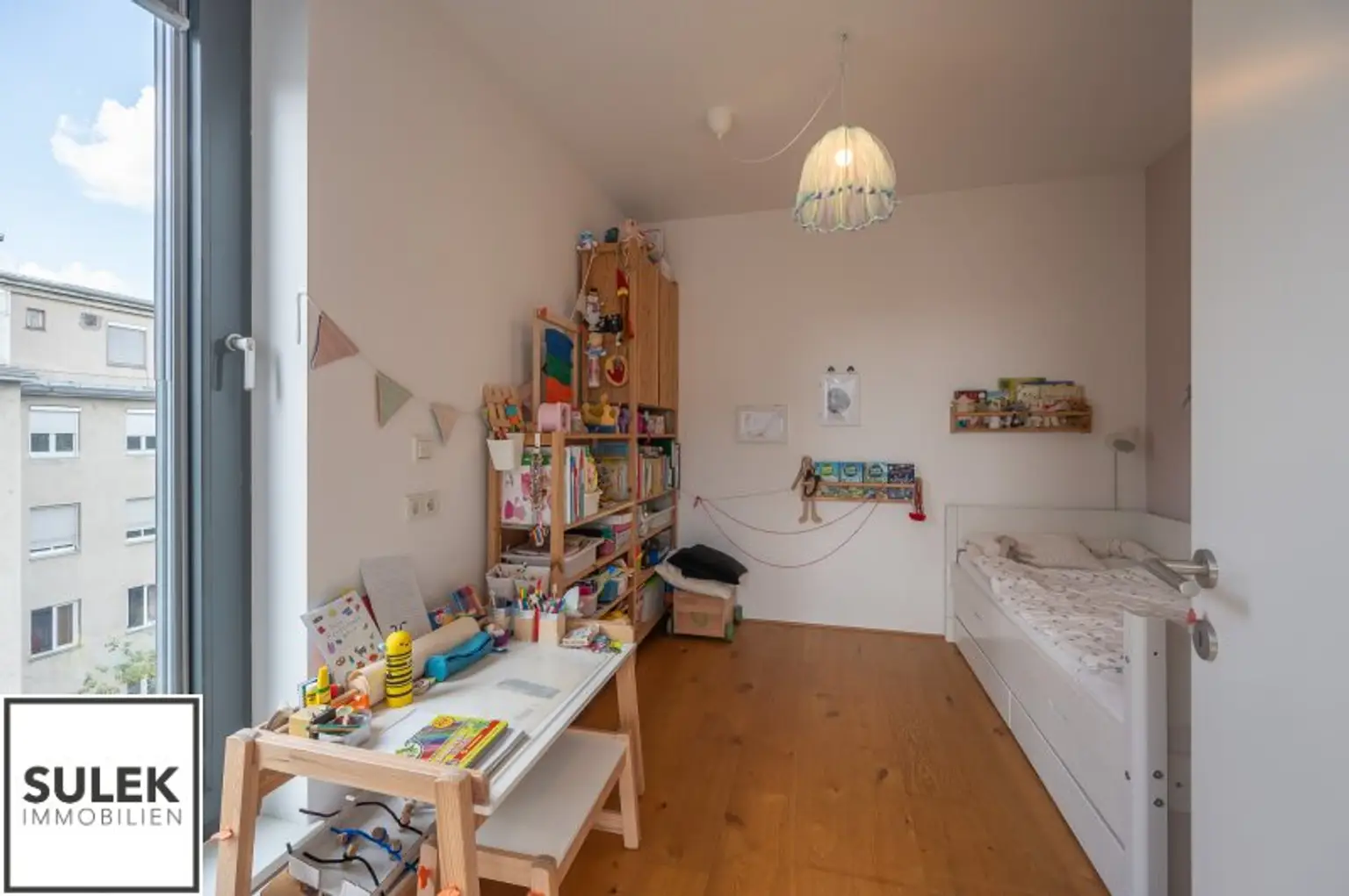 Einzigartige DG-Wohnung mit Loft-Charakter und Terrassen (rd. 165m²) inkl. atemberaubendem Fernblick