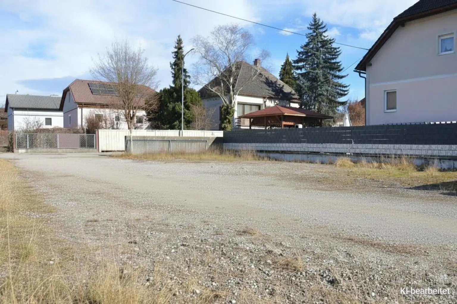 zentraler Baugrund, bisher als Stellplatz genutzt_