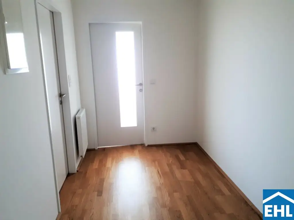 Schöne 2 Zimmer Wohnung mit Loggia in zentraler Lage