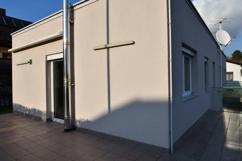 St. Peter- Neue Welt Höhe:  2-Zimmerwohnung mit  Terrasse und Gartenanteil.