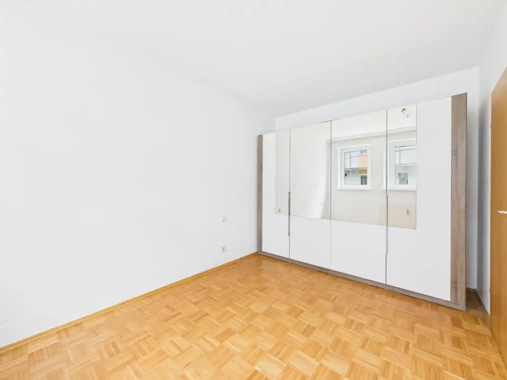 LINZ / URFAHR (PLESCHING): Perfekt aufgeteilte WOHNUNG mit ca. 44,4 m² Wohnfläche + Eigengarten ca. 28,7 m²