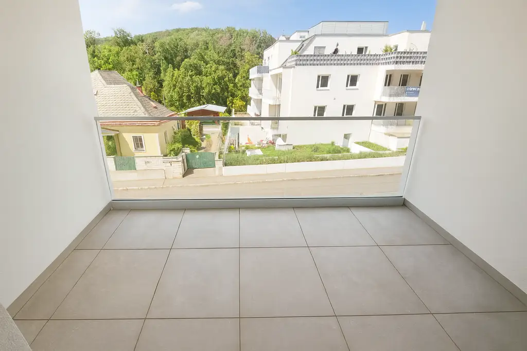 EINZIEHEN UND WOHLFÜHLEN: Erstbezug mit 2 Zimmern und Loggia