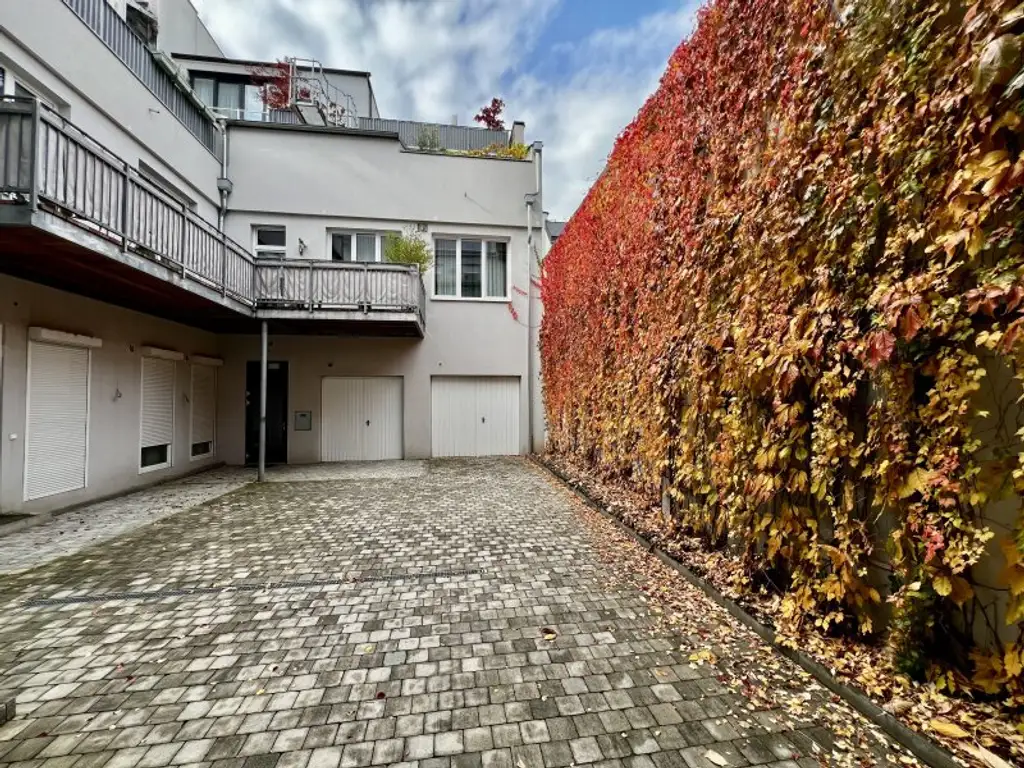 Hideaway im Innenhof - Großartige, vollmöblierte 2-Zimmer-Wohnung in klassischem Gründerzeithaus in U-Bahn-Nähe