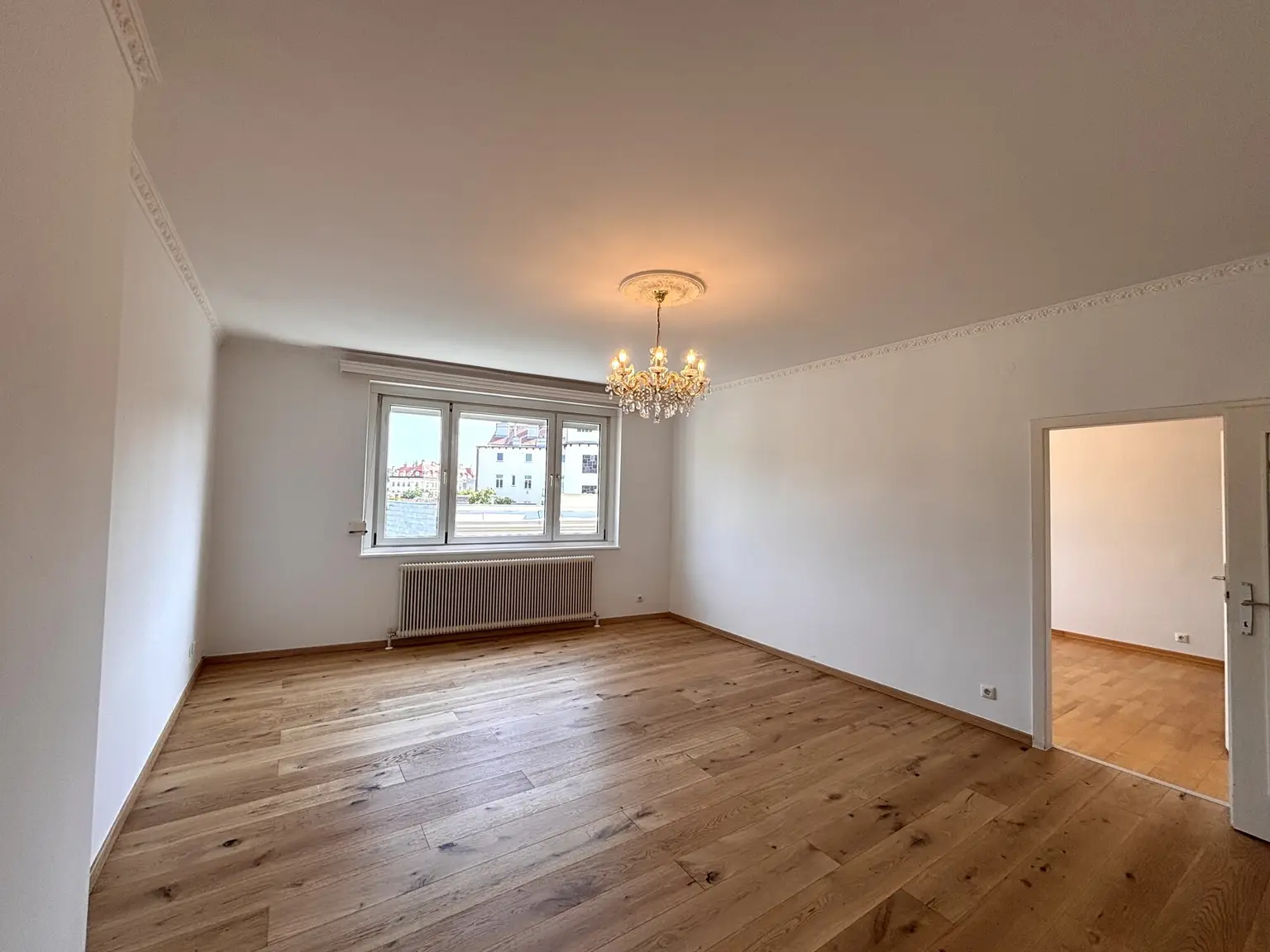3 ZIMMER + Parkplatz  im ZENTRUM!!!