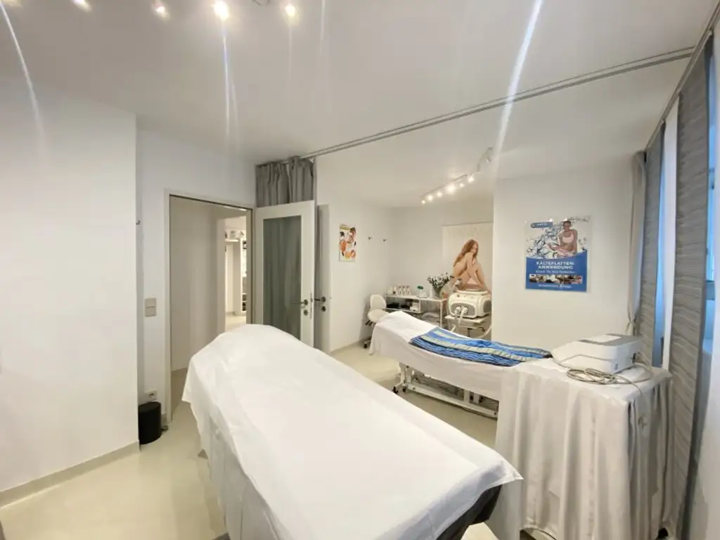 BÜRO oder ORDINATION + U3 Nähe + ca. 100m² TERRASSE + PERFEKTE Lage + SUPER Infrastruktur!