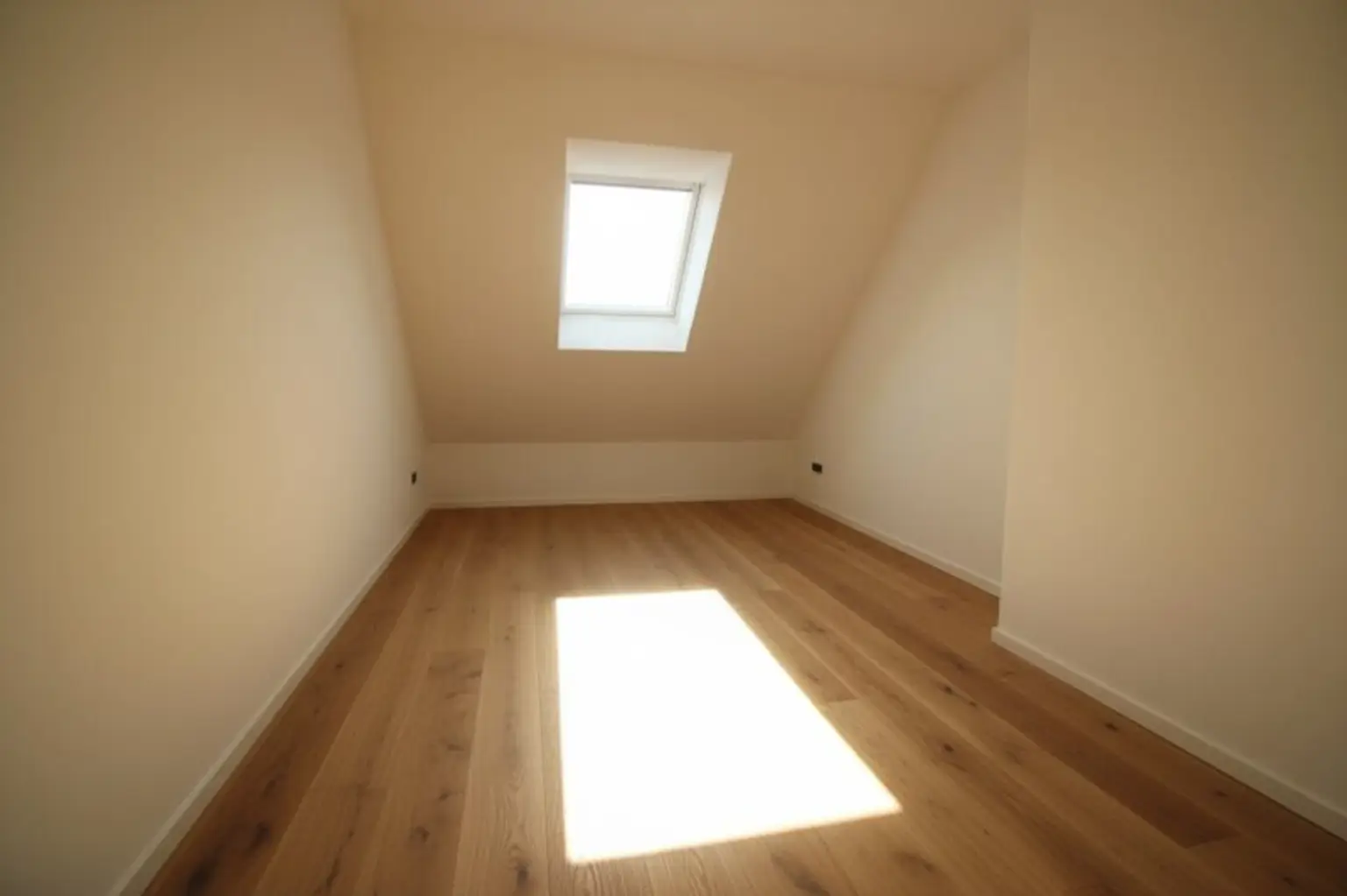 ERSTBEZUG | Moderne 3-Zimmer Maisonette-Wohnung in kleinem, charmantem Bauträgerprojekt | TOP 7