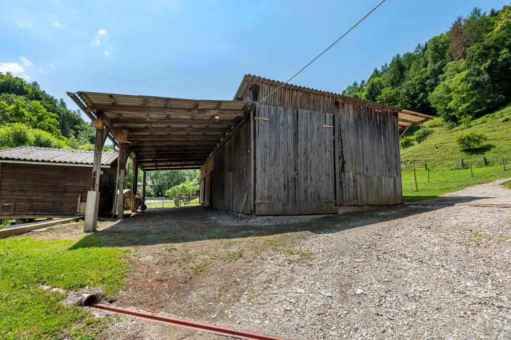 Landwirtschaftliches Anwesen mit großzügigem Bauland nahe Thalersee
