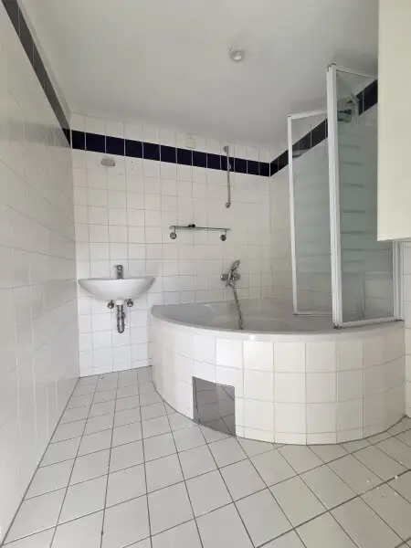 Atelierartige Dachgeschoss - Loftwohnung mit Terrasse