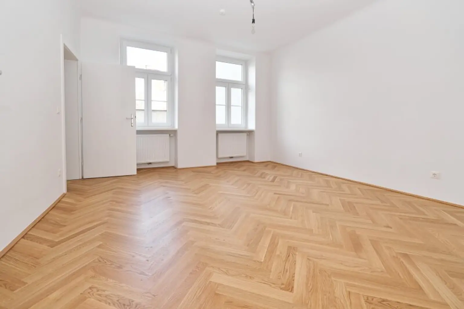 AKH Nähe! UNBEFRISTET generalsaniert 4 getrennt begehbare Zimmer